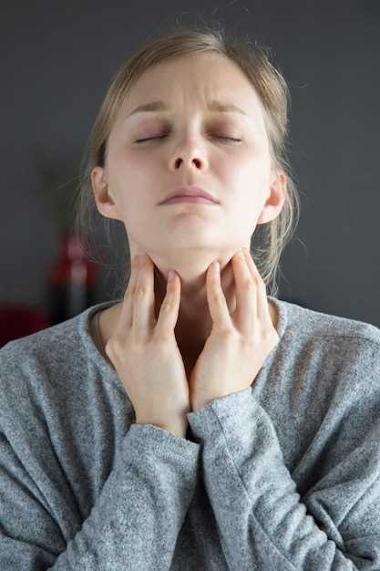 Что вызывает боль в горле при простуде?
